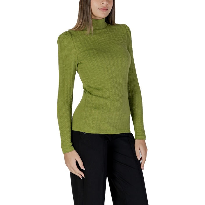 B.young T-Shirt Mulher